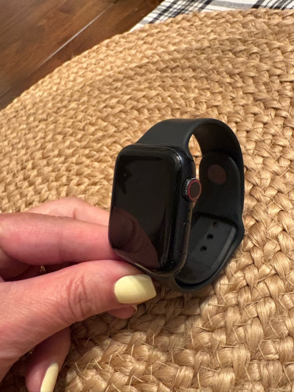 Apple Black Smartwatch SE 2nd Generation 42mm with Black Sport Band